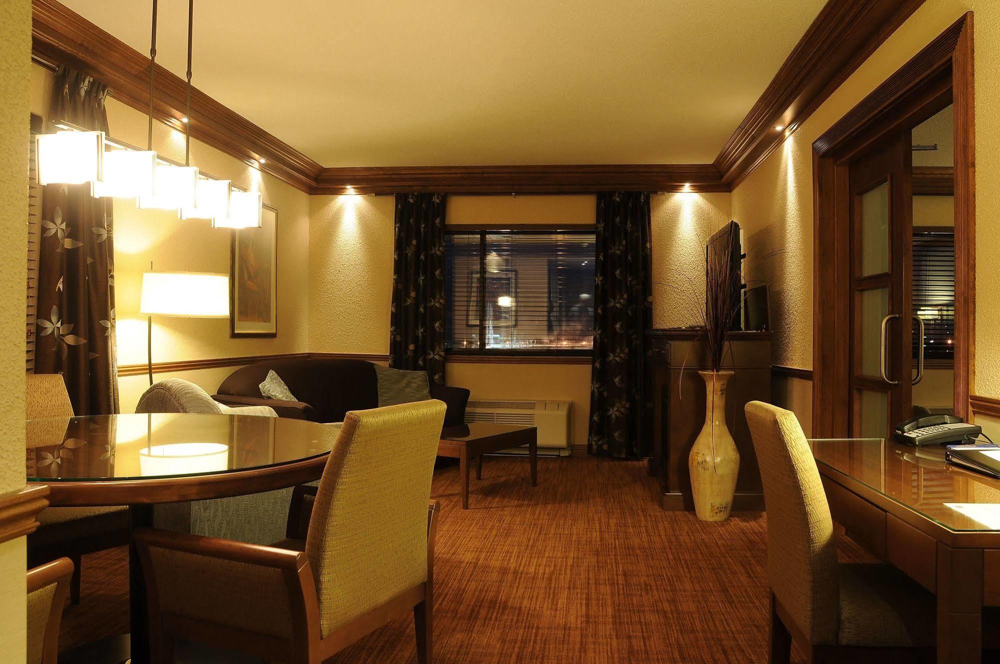 Hotel Le Montagnais Saguenay Zewnętrze zdjęcie